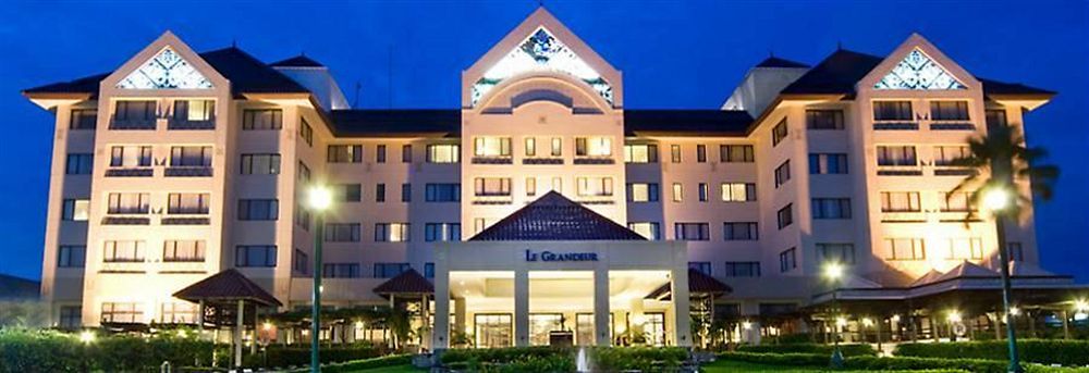 Le Grandeur Hotel Balikpapan ภายนอก รูปภาพ