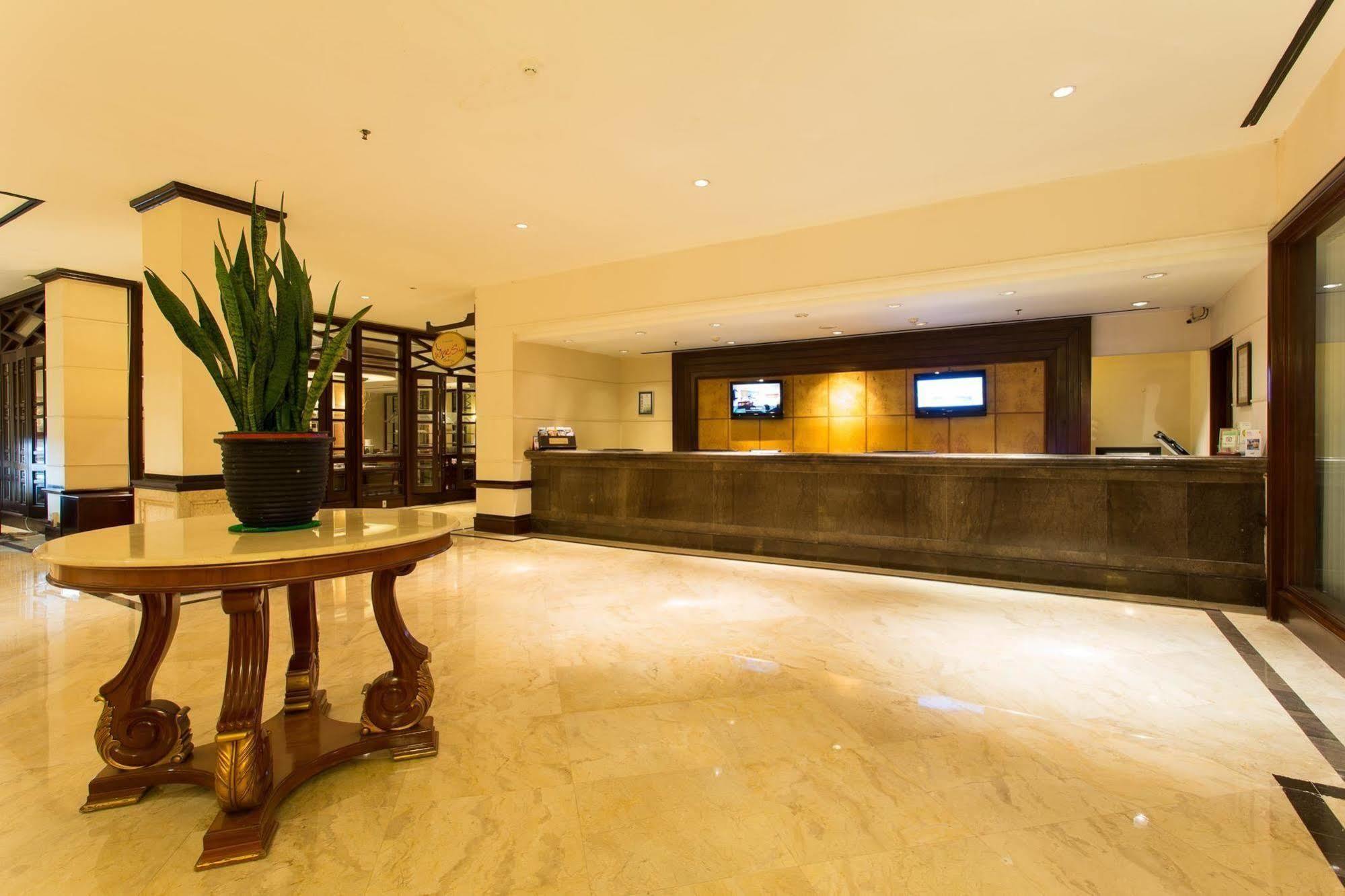 Le Grandeur Hotel Balikpapan ภายนอก รูปภาพ