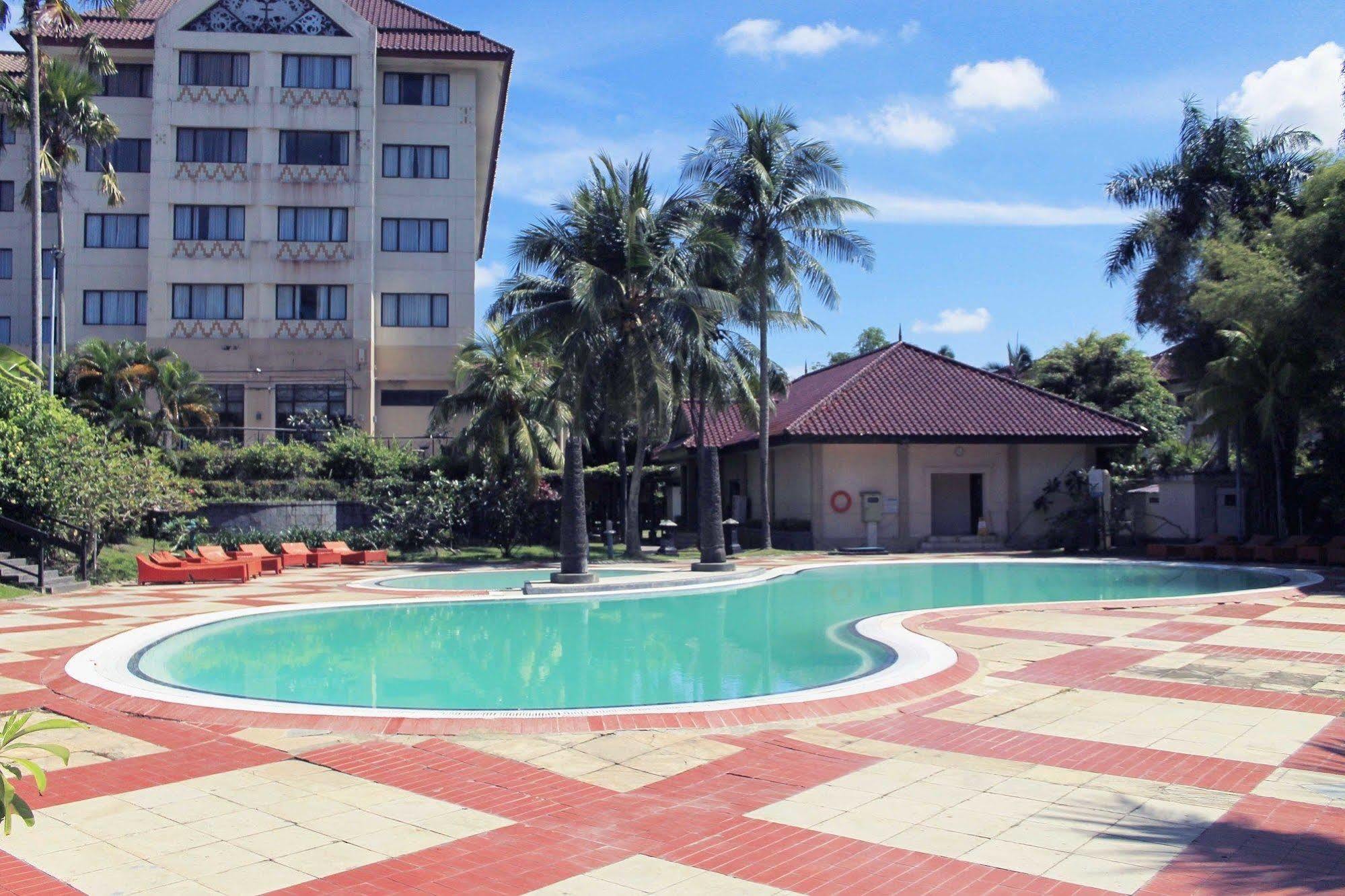 Le Grandeur Hotel Balikpapan ภายนอก รูปภาพ